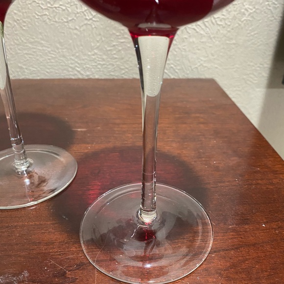 Set of 4, Ruby Red Balloon Style Wine Glasses with a Clear Stem - Picture 5 of 6